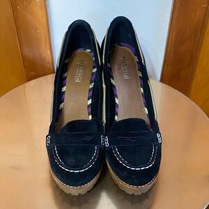 Sperry Black Suede Heeled Loafers Tan Rubber Lug Soles 4” Heel Like New Preppy